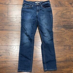 Levi's Dark Blue Women's Classic mid rise Skinny Jeans size 10 EUC!